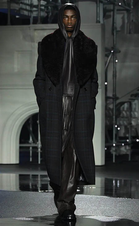 أسبوع لندن للموضة: الأسلوب اللندني في مجموعة Burberry